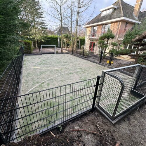 Hockeycourt 43 Hockeycourt-in-tuin-met-kunstgras speelvloer
